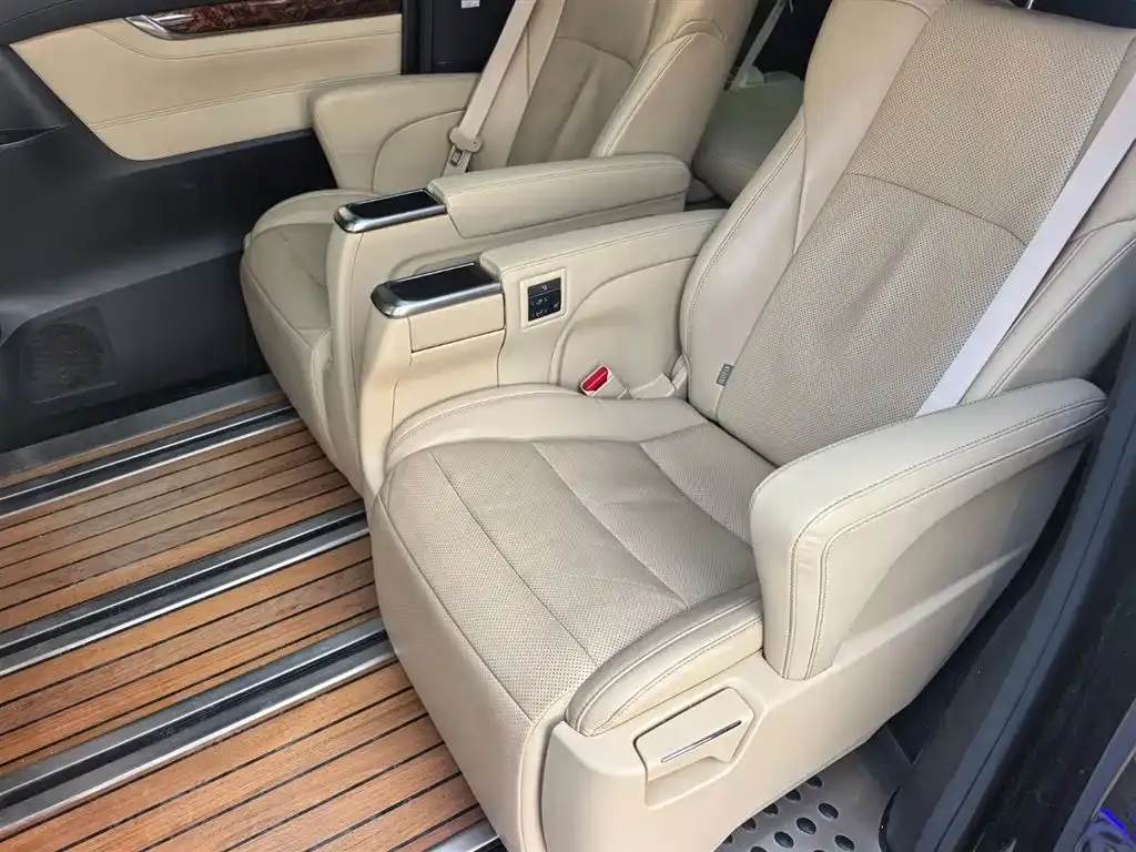 Toyota Alphard 2021 из CN, фото 2