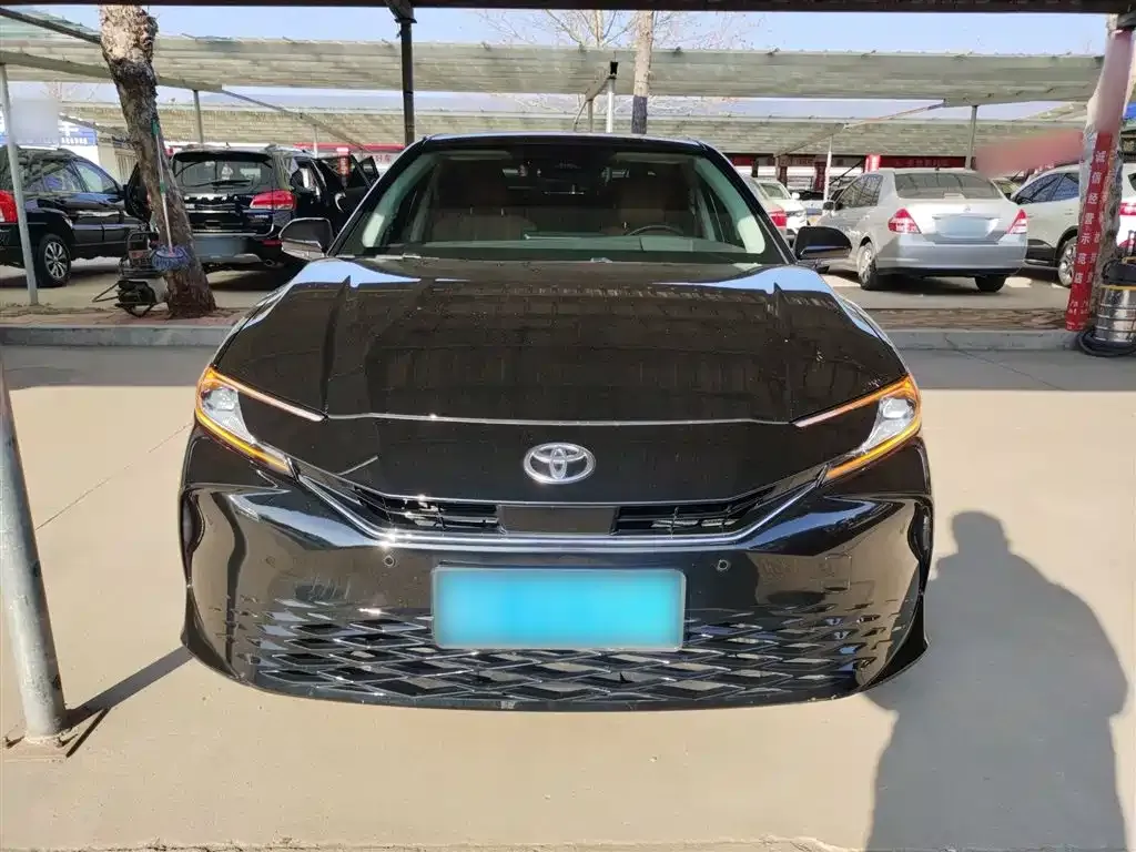 Toyota Camry — фото 7