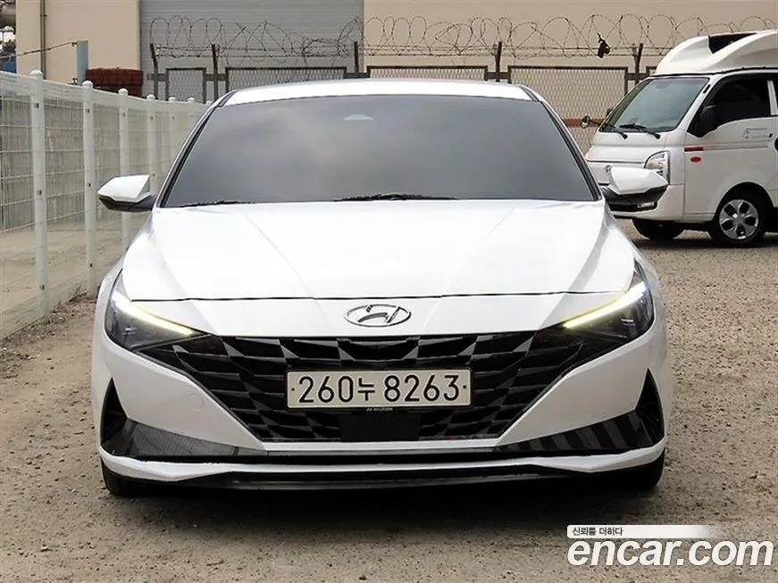 Hyundai AVANTE — фото 1