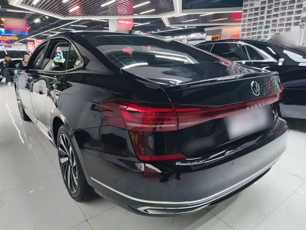 Volkswagen Passat — фото 10