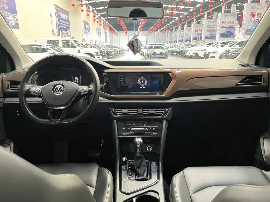 Volkswagen Tharu — фото 3