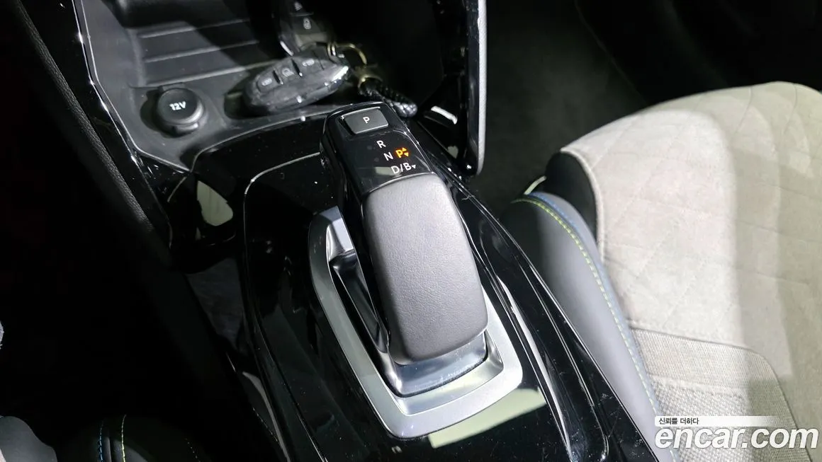 Peugeot 208 2021 из KR, фото 9