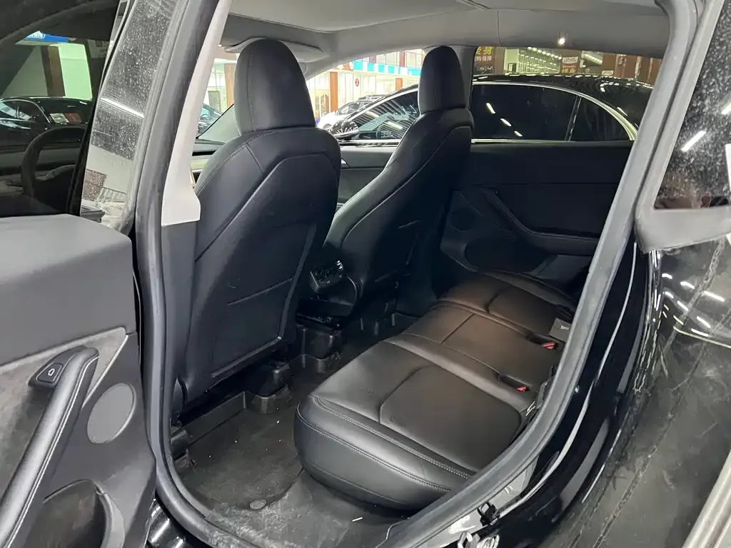 Tesla Model Y 2023 из CN, фото 2