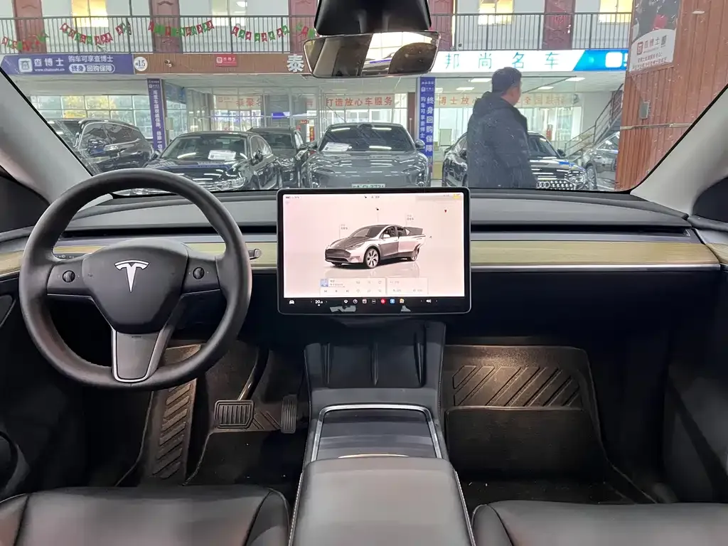 Tesla Model Y 2023 из CN, фото 5