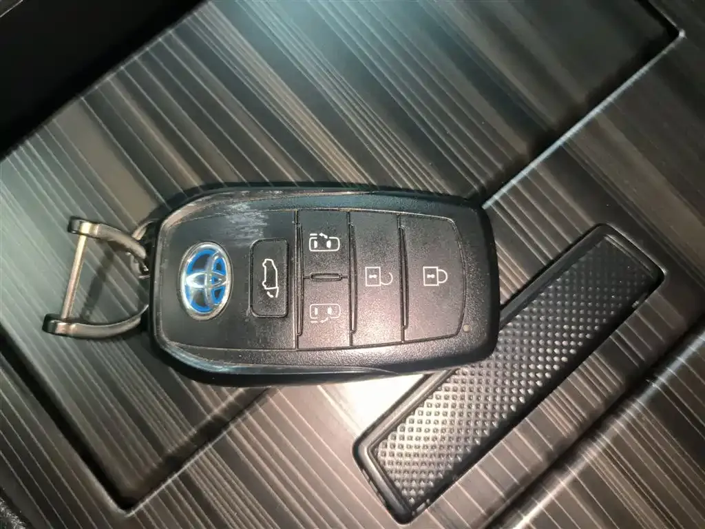Toyota Granvia 2024 из CN, фото 8