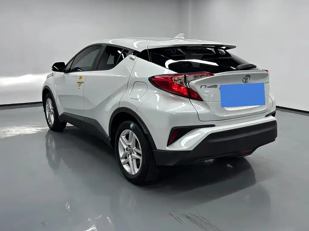 Toyota C-HR 2023 из CN, фото 4