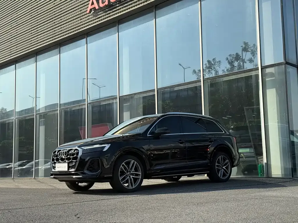 Audi Q7 2025 из CN, фото 1