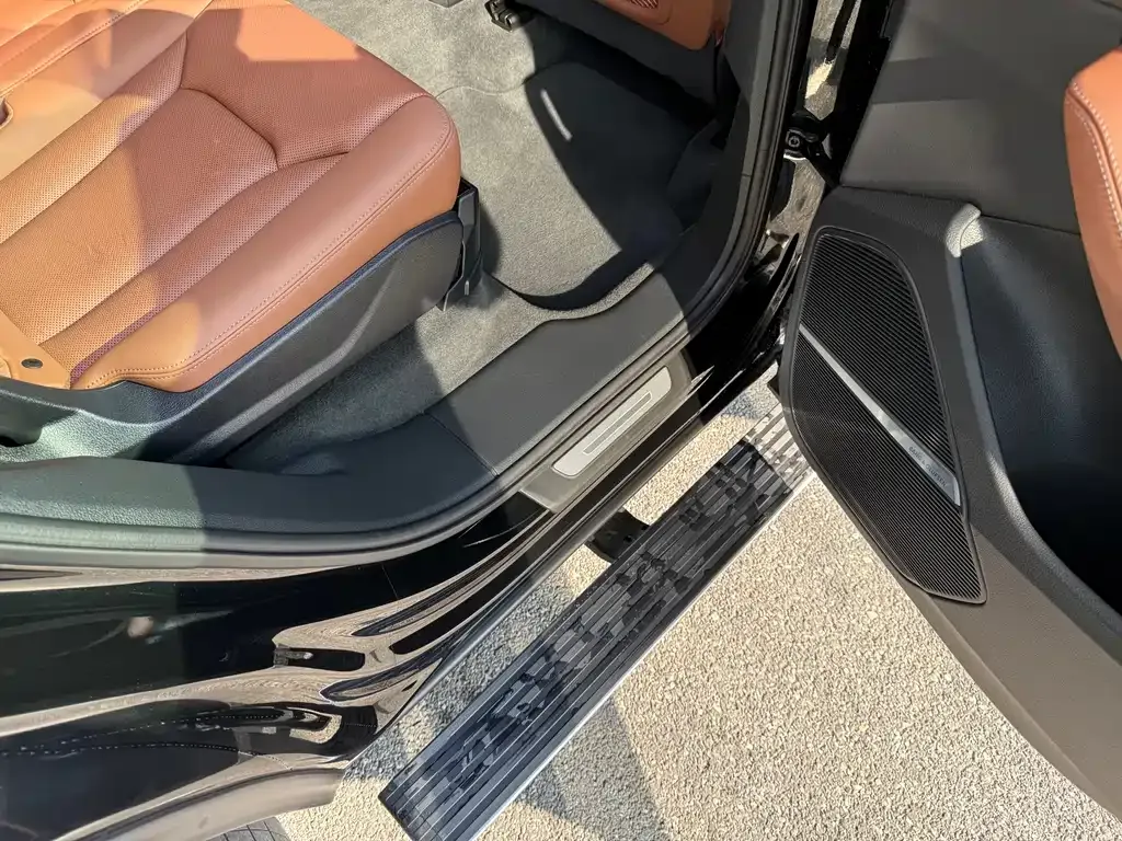 Audi Q7 2025 из CN, фото 10
