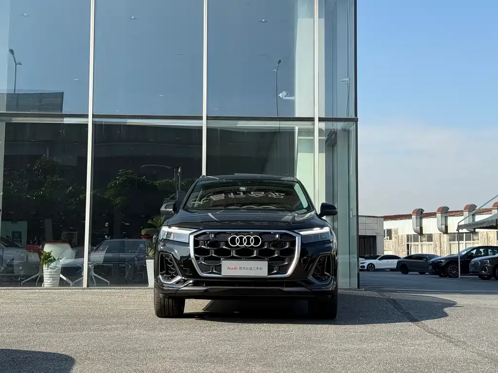 Audi Q7 2025 из CN, фото 7