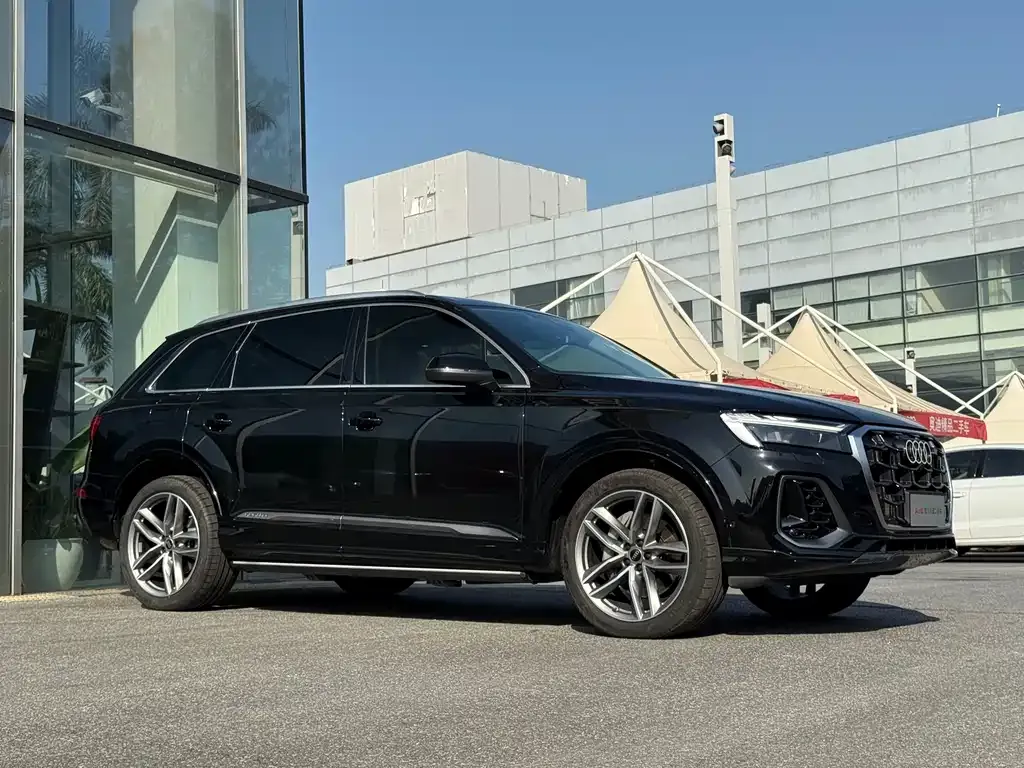 Audi Q7 2025 из CN, фото 6