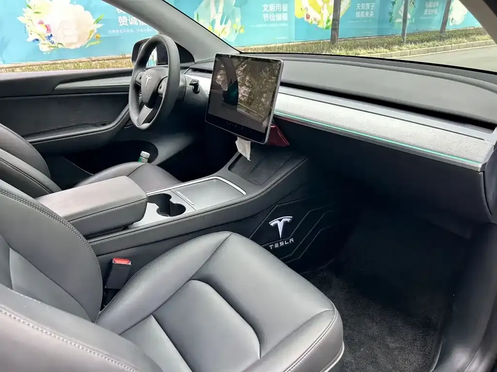 Tesla Model Y — фото 3
