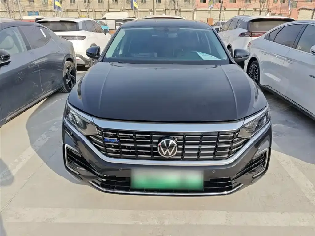 Volkswagen Passat New Energy — фото 2