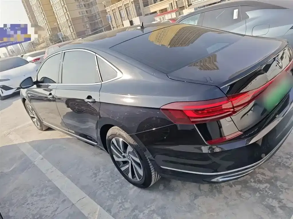 Volkswagen Passat New Energy — фото 9