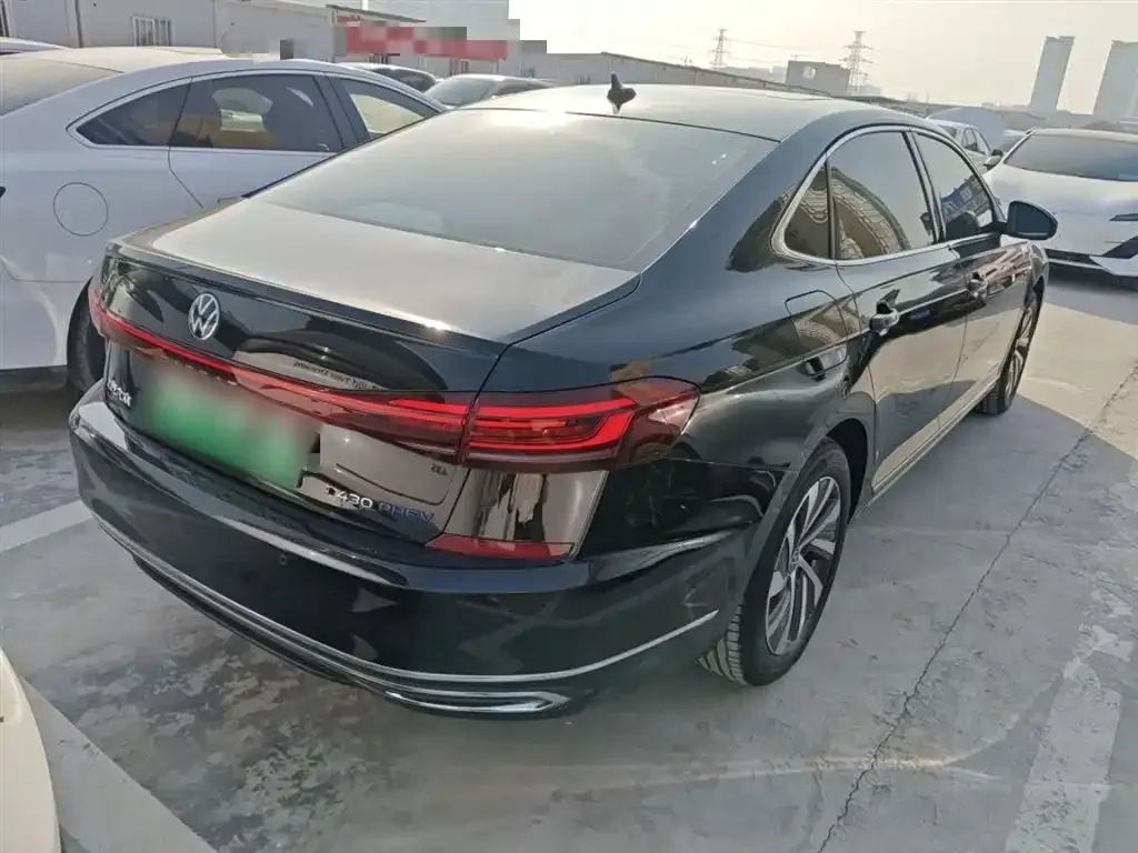 Volkswagen Passat New Energy — фото 5
