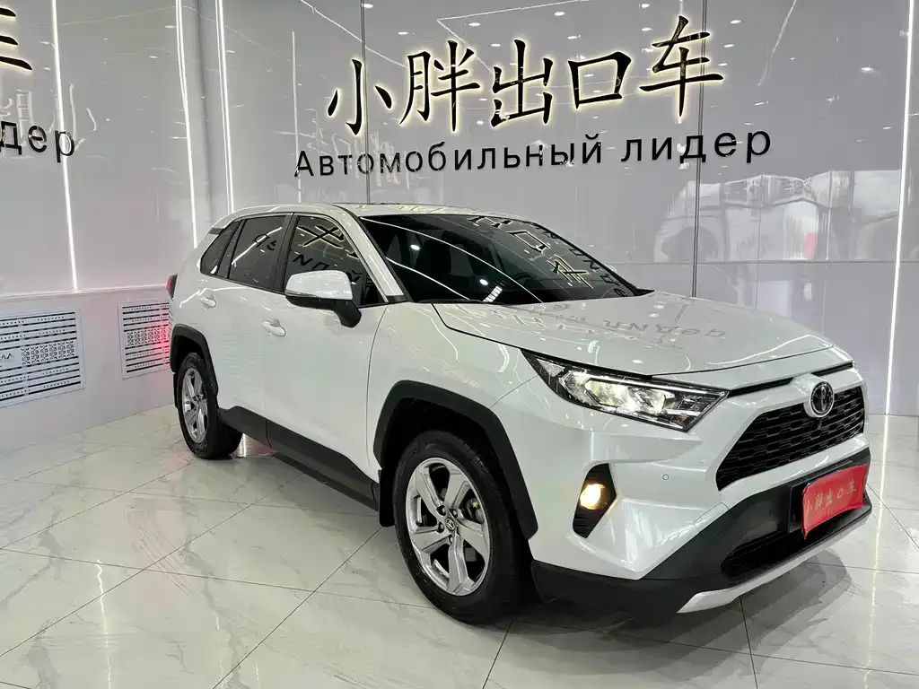 Toyota RAV4 — фото 5