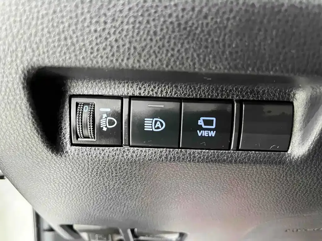 Toyota RAV4 — фото 6