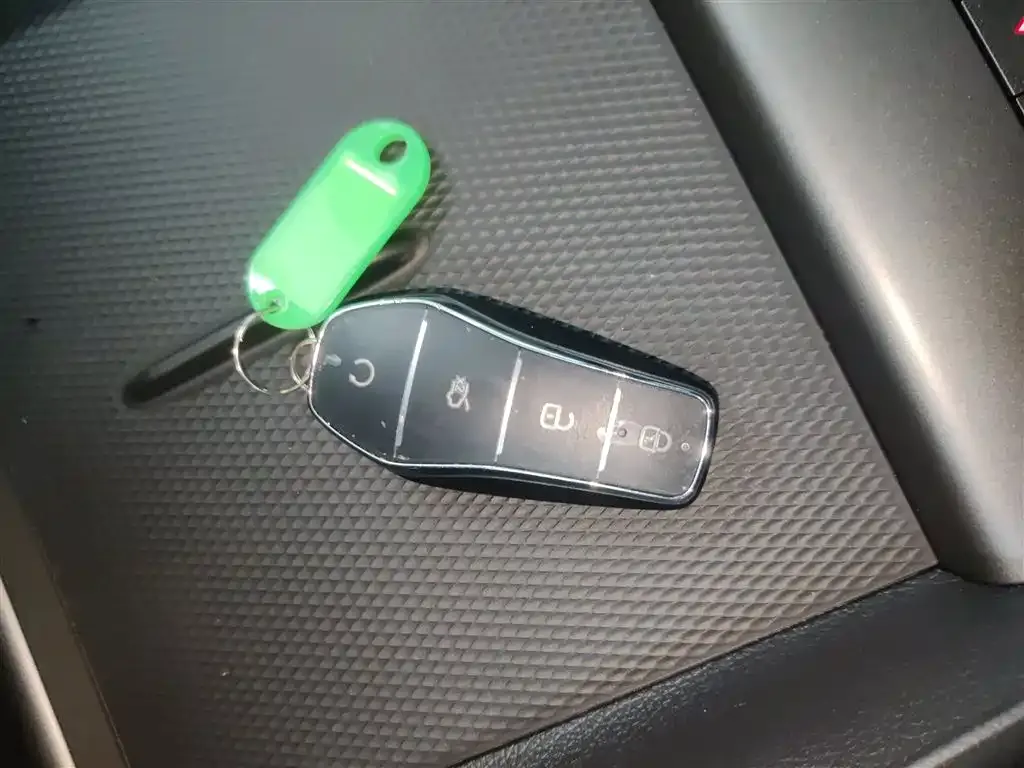 BYD Seal 05 DM-i — фото 8
