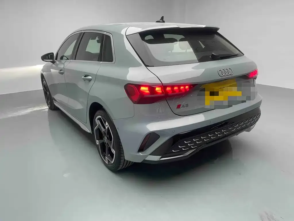 Audi A3 2024 из CN, фото 3