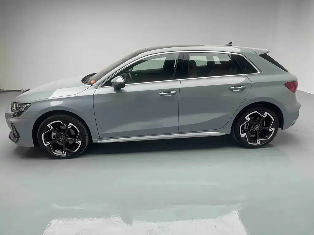 Audi A3 2024 из CN, фото 8