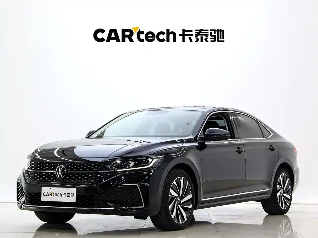 Volkswagen Passat — фото 1