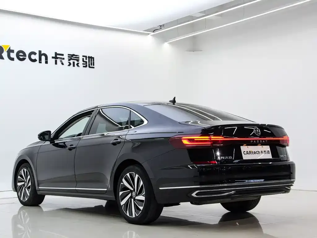 Volkswagen Passat — фото 7