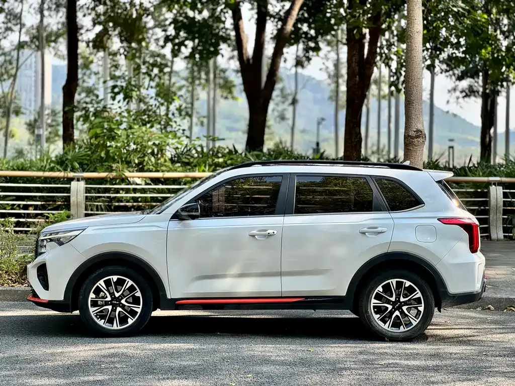 Kia Sportage — фото 9