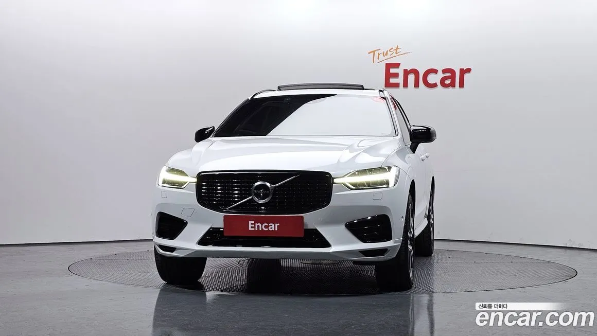 Volvo XC60 — фото 10