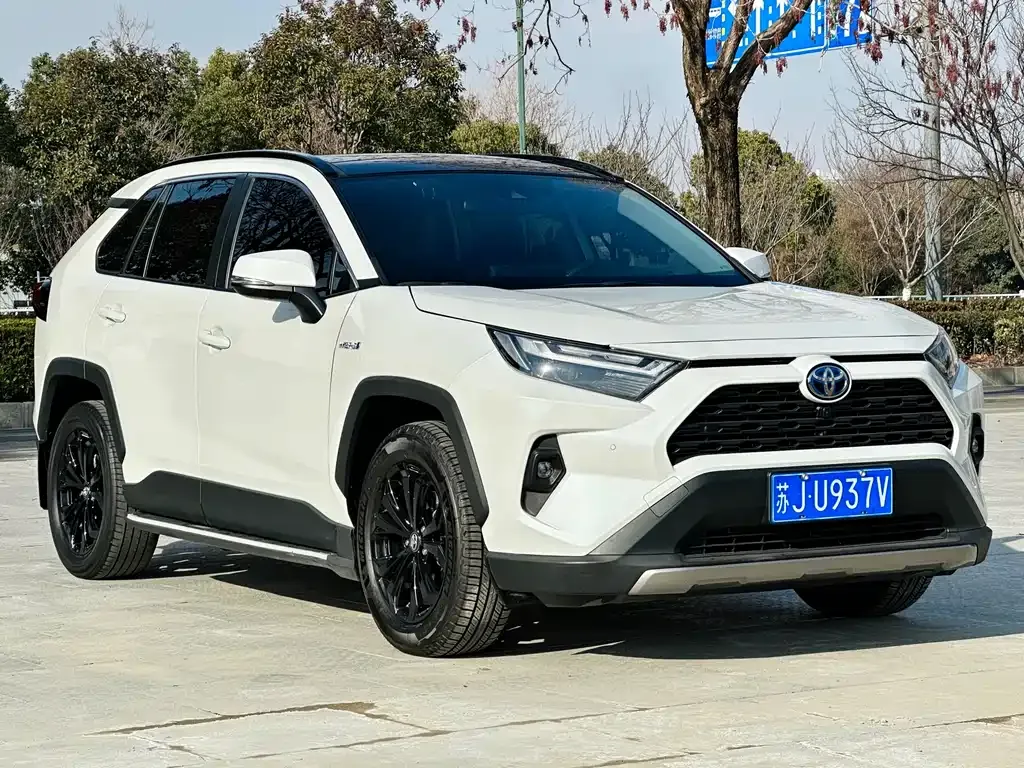 Toyota RAV4 — фото 8