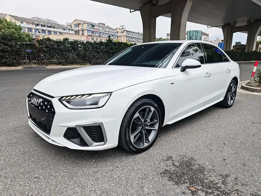 Audi A4L 2023 из CN, фото 1