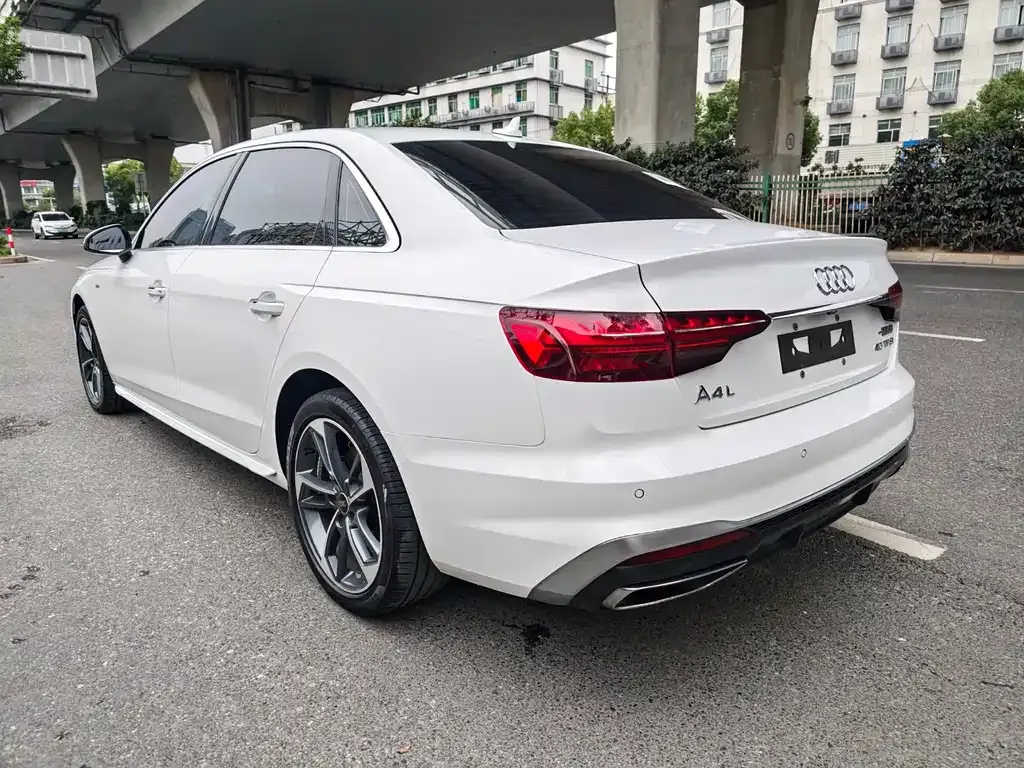 Audi A4L 2023 из CN, фото 7