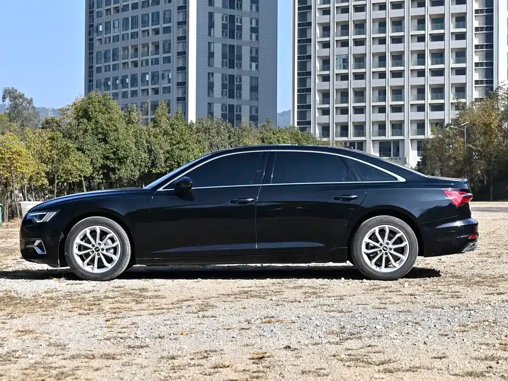 Audi A6L — фото 10