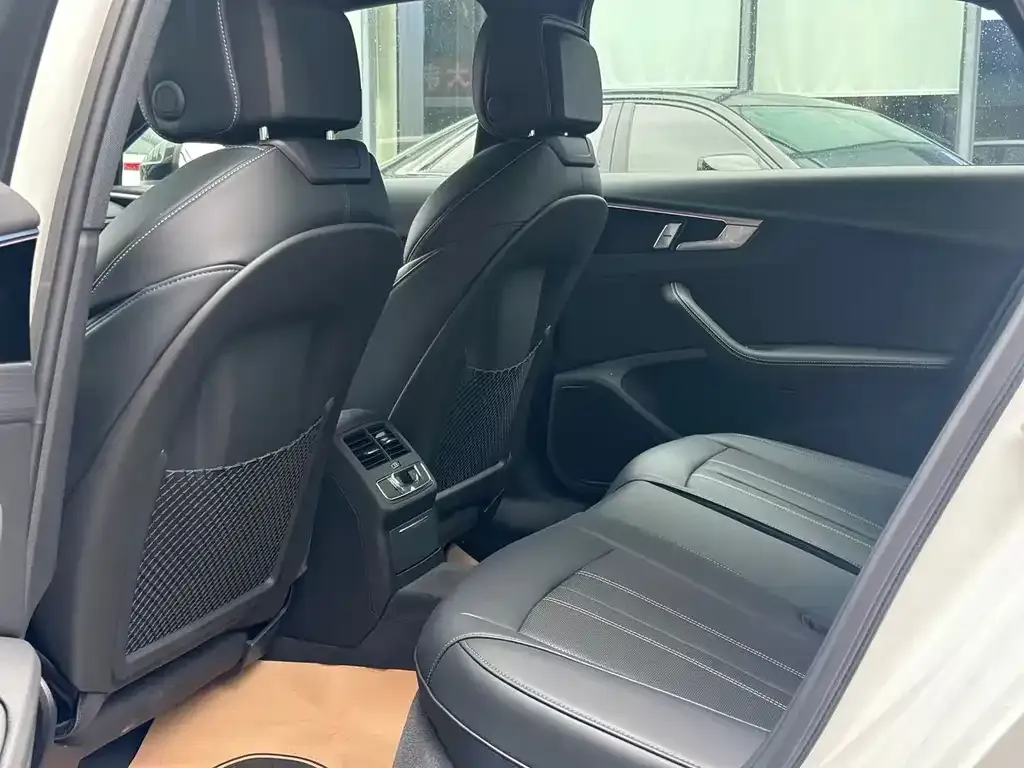 Audi A4L 2025 из CN, фото 6