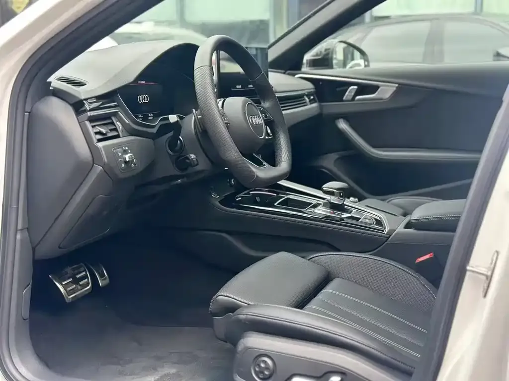 Audi A4L 2025 из CN, фото 9
