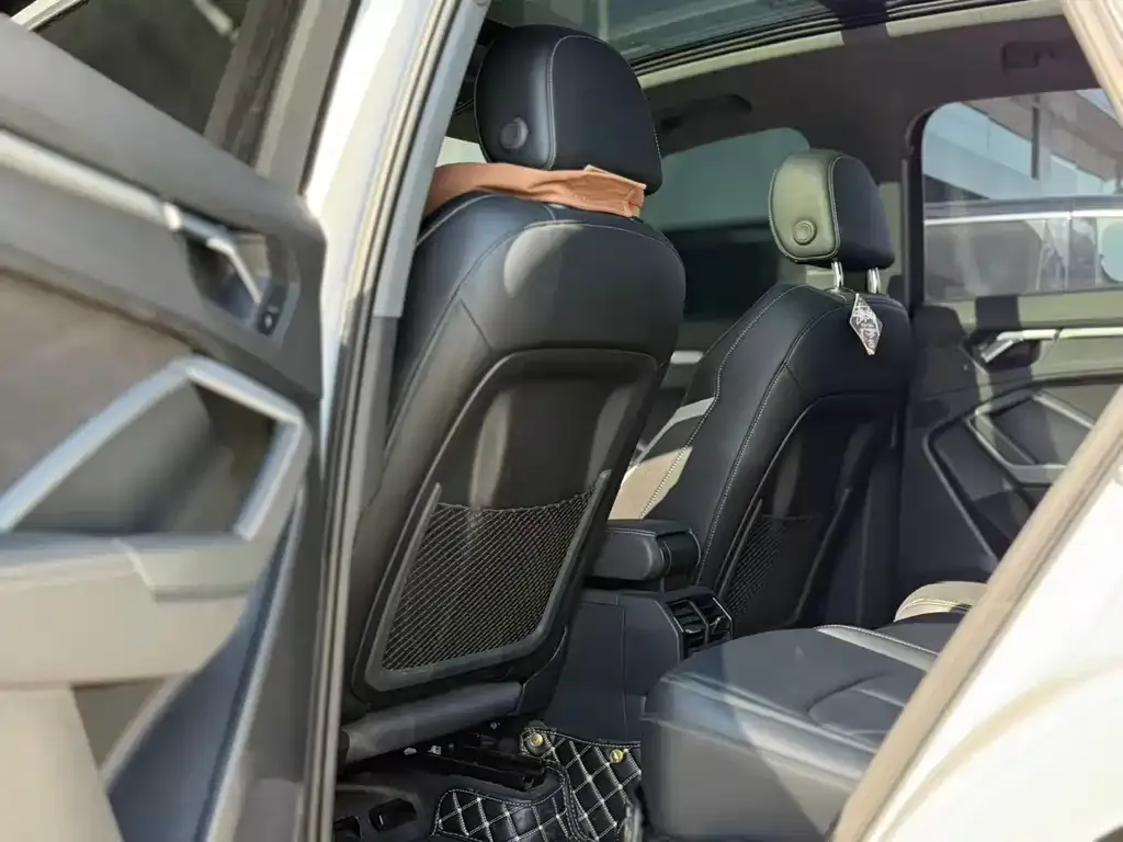 Audi Q3 2024 из CN, фото 2