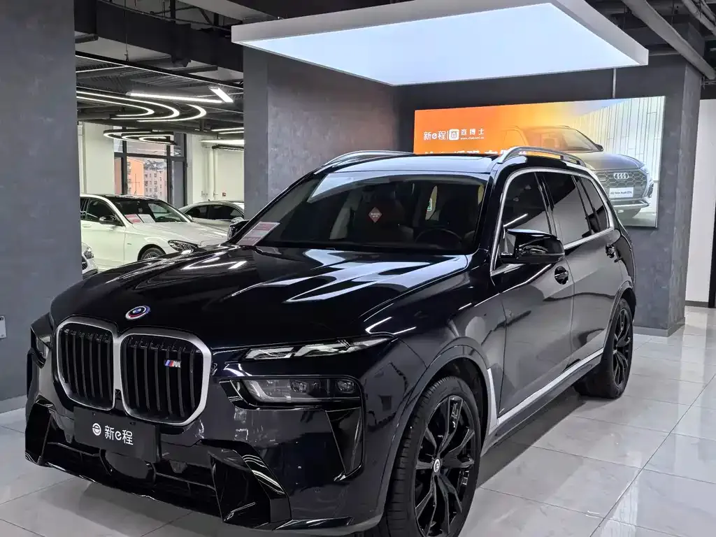 BMW X7 M60i