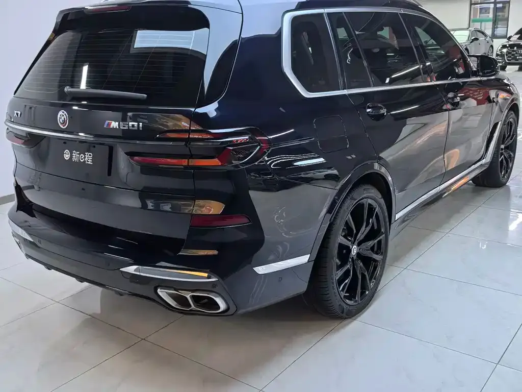 BMW X7 M60i 2023 из CN, фото 4
