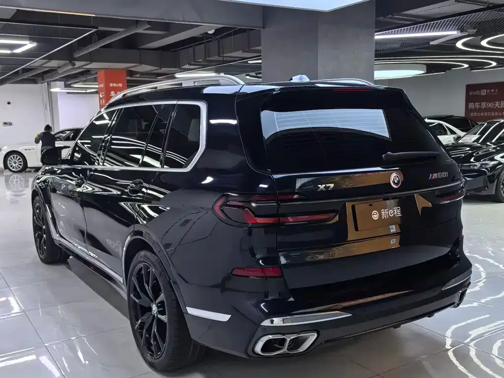 BMW X7 M60i 2023 из CN, фото 3