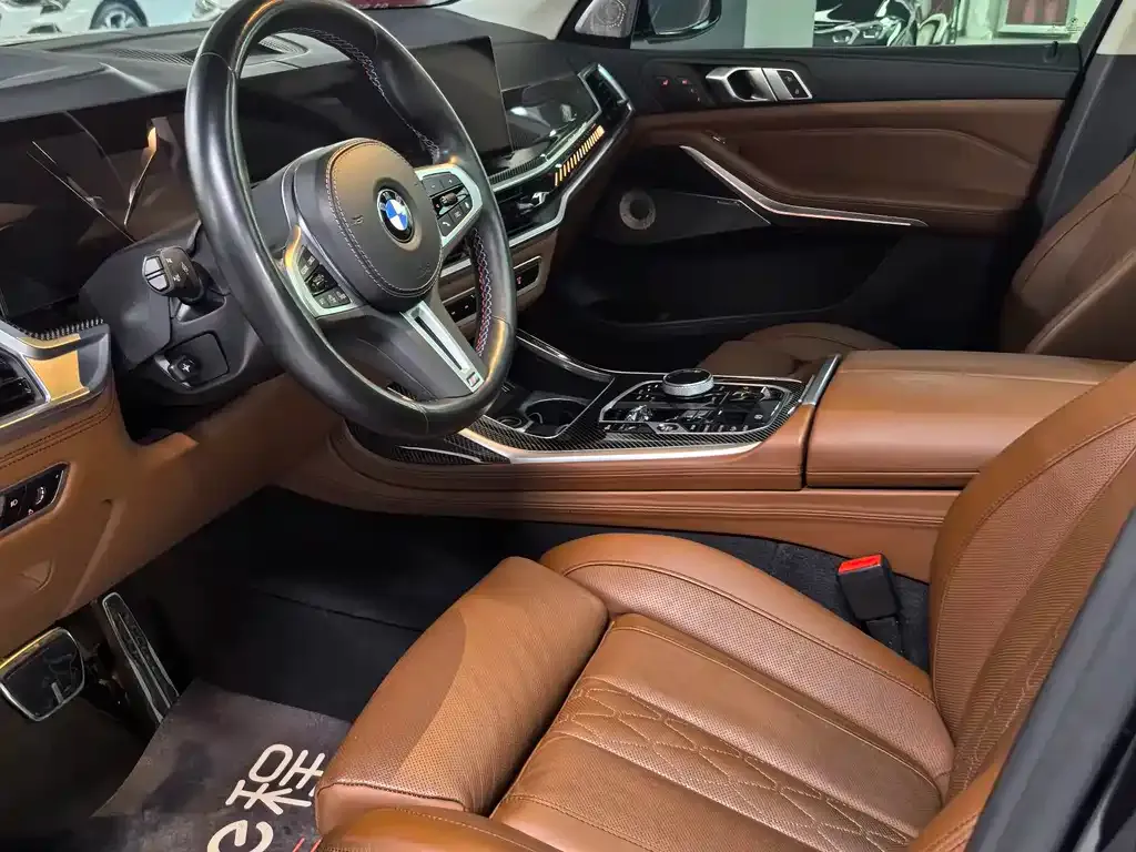BMW X7 M60i 2023 из CN, фото 6