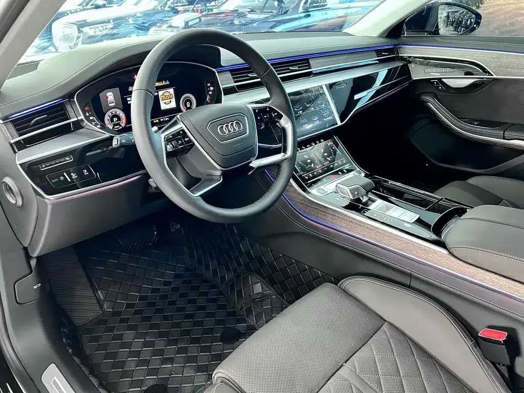 Audi A8 — фото 9