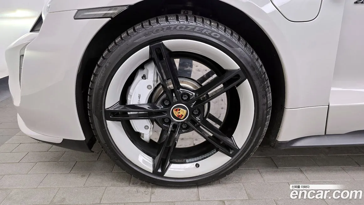 Porsche Taycan 2021 из KR, фото 10