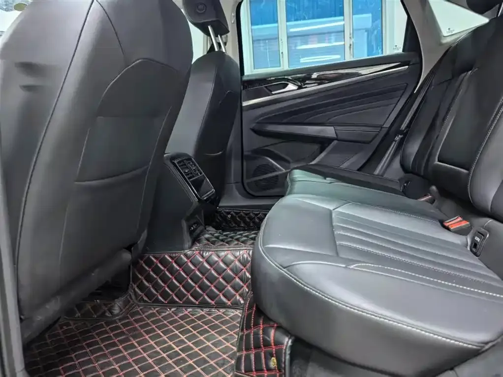 Volkswagen Passat — фото 7