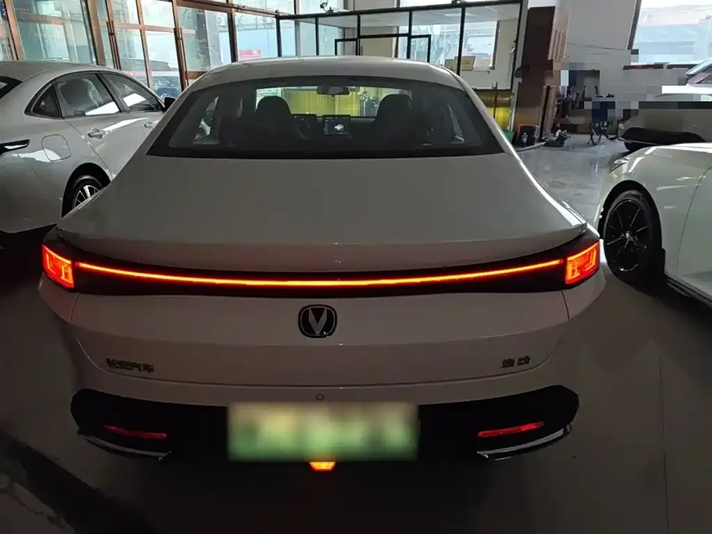 Changan Eado PHEV 2026 из CN, фото 2