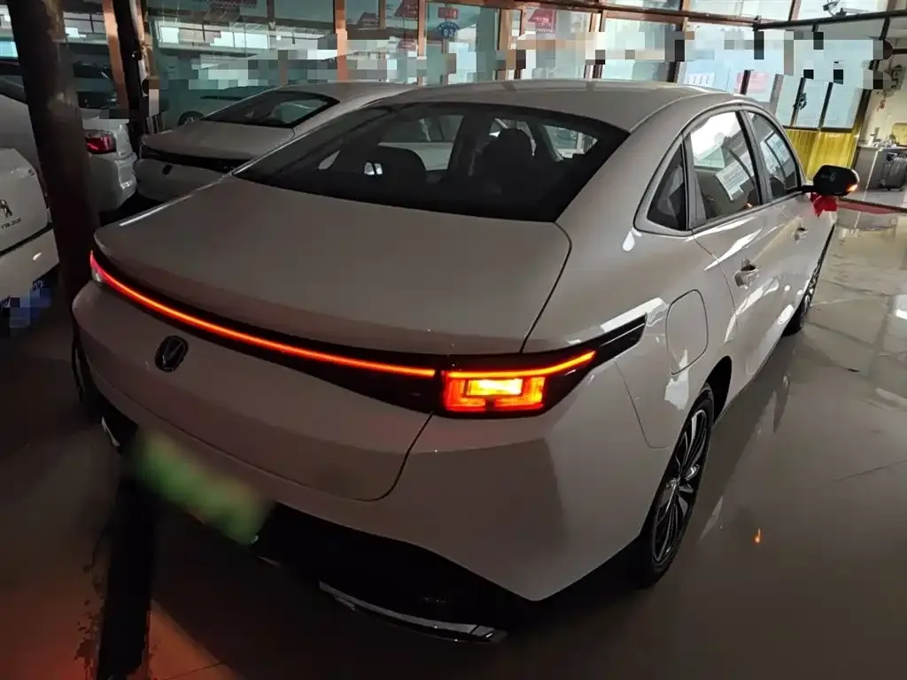 Changan Eado PHEV 2026 из CN, фото 6