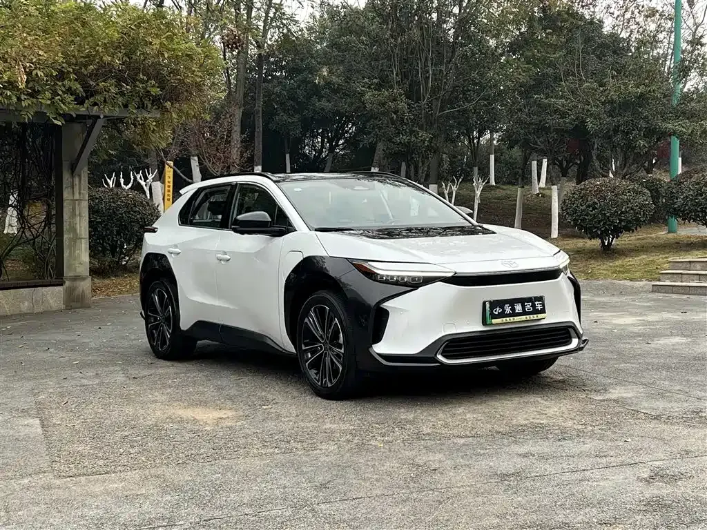 Toyota bZ4X 2022 из CN, фото 7