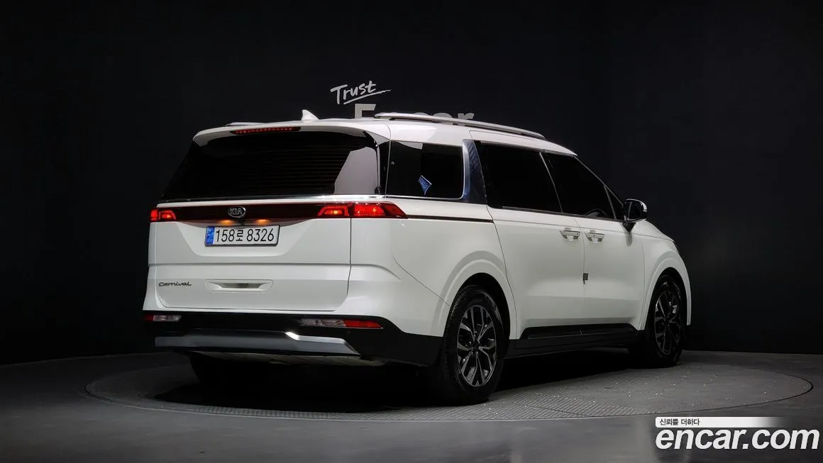 Kia Carnival — фото 2