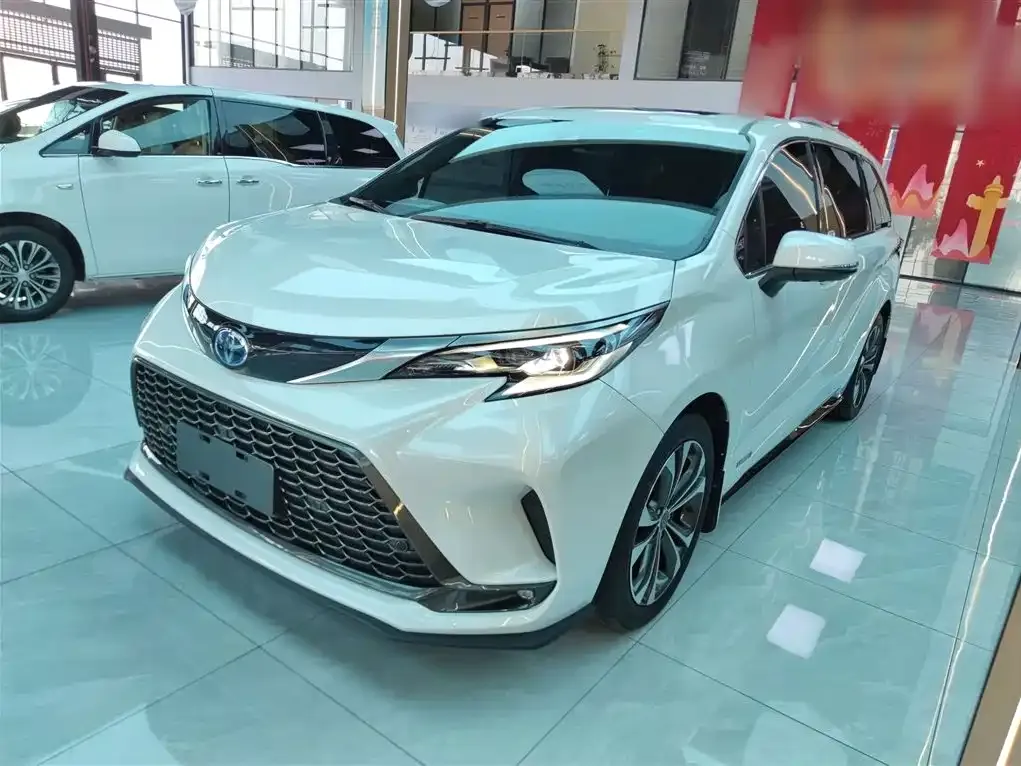 Toyota Granvia 2023 из CN, фото 1