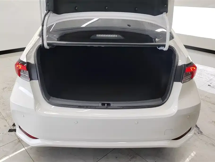 Toyota Corolla 2023 из CN, фото 6