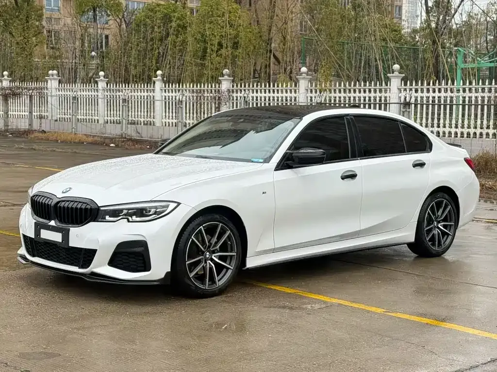 BMW 3 Series 2023 из CN, фото 1