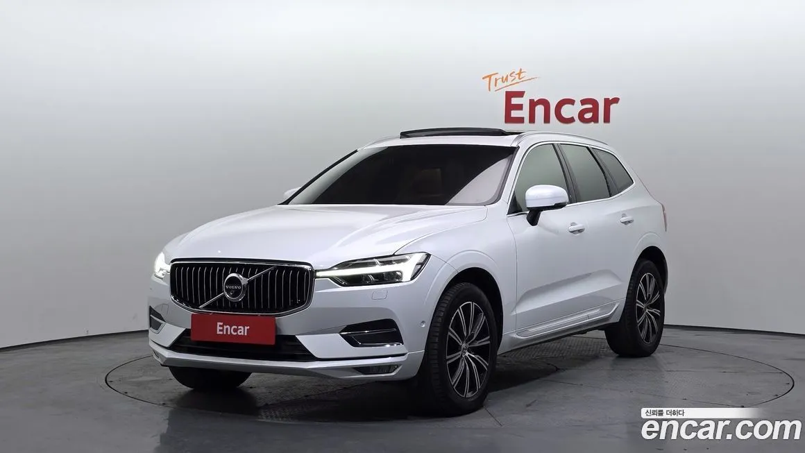 Volvo XC60 — фото 1