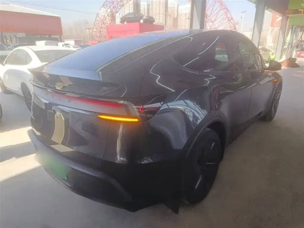 Tesla Model Y 2025 из CN, фото 3